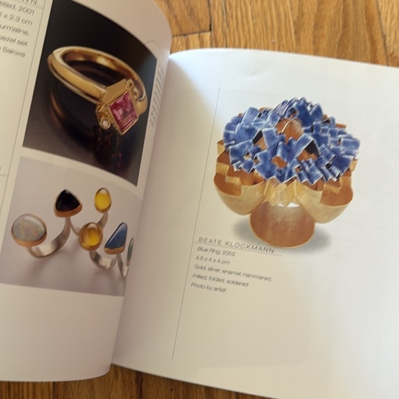 1000 Rings Lark Books Inspiring Adornments for the Hand Book great condition - Picture 5 of 10